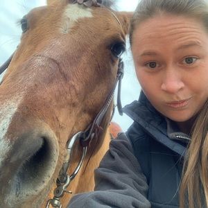 Meet your Posher, Abby